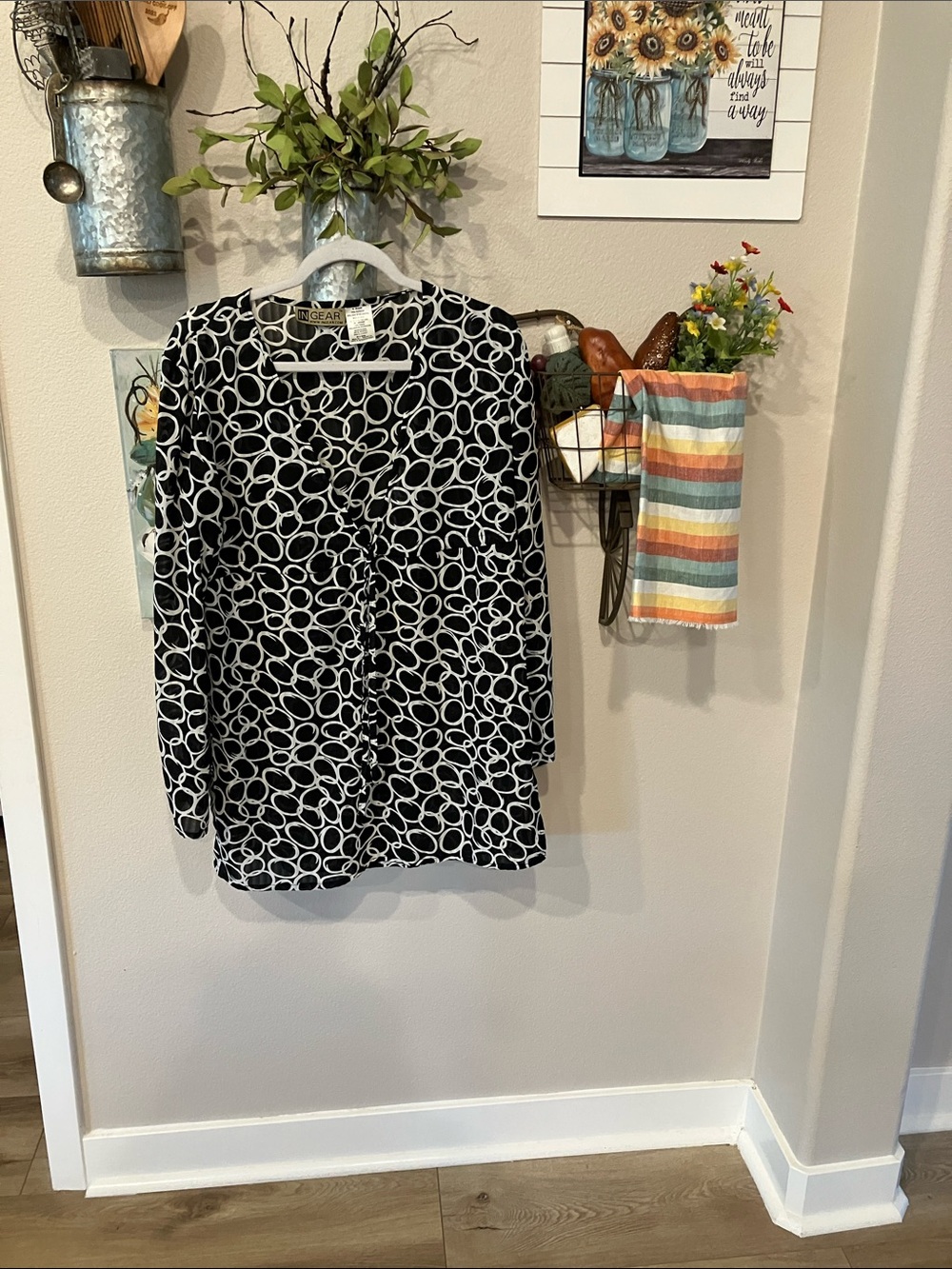 Ingear Black Top with White Loop Print beach cover up
